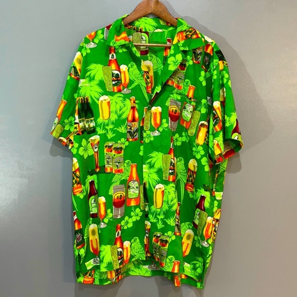 💜 5 for $25 or 3 for $18 Funny green beer patterned button down shirt - Picture 1 of 6